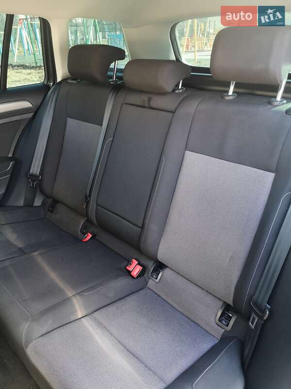 Универсал Volkswagen Golf 2014 в Киеве