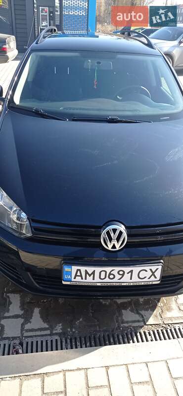 Універсал Volkswagen Golf 2013 в Житомирі