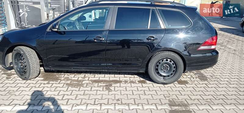 Універсал Volkswagen Golf 2013 в Житомирі