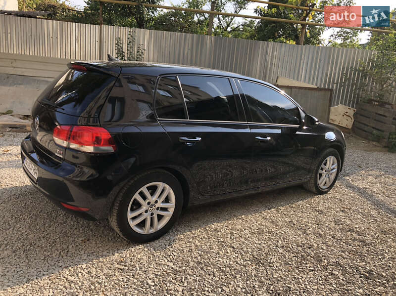 Хетчбек Volkswagen Golf 2012 в Виноградові