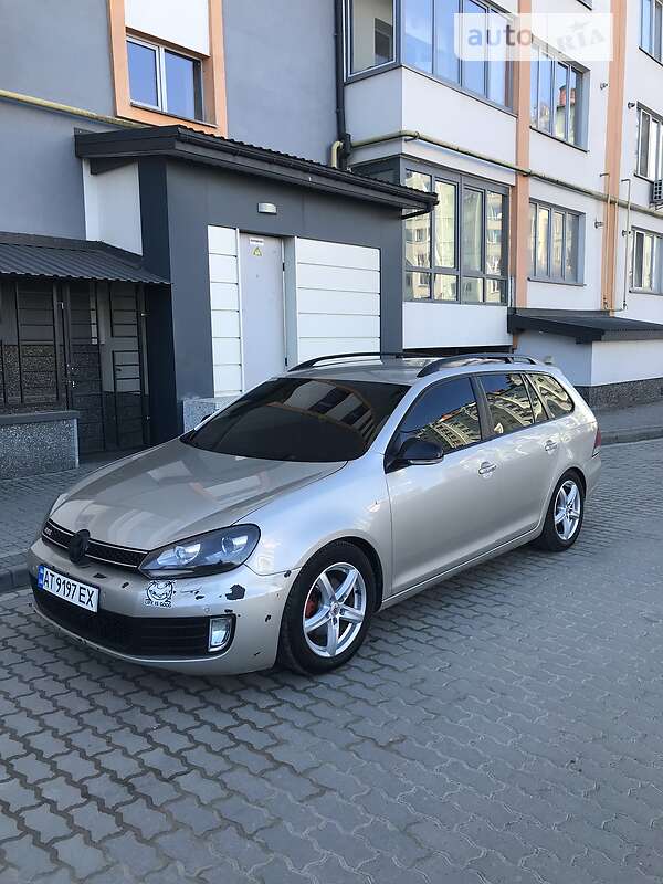 Універсал Volkswagen Golf 2012 в Івано-Франківську