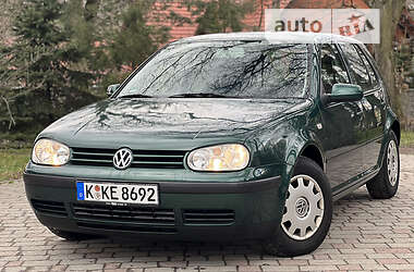 Хэтчбек Volkswagen Golf 2001 в Львове