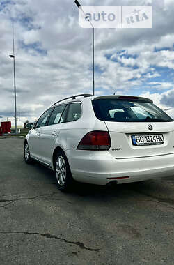 Универсал Volkswagen Golf 2012 в 