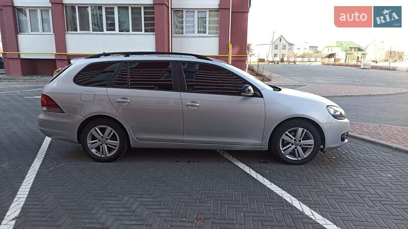 Универсал Volkswagen Golf 2012 в Ирпене