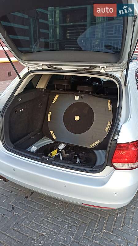 Универсал Volkswagen Golf 2012 в Ирпене