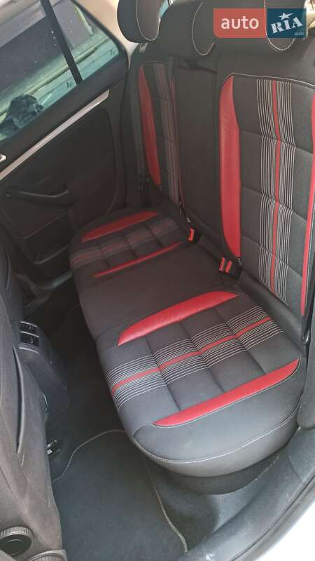 Универсал Volkswagen Golf 2012 в Ирпене