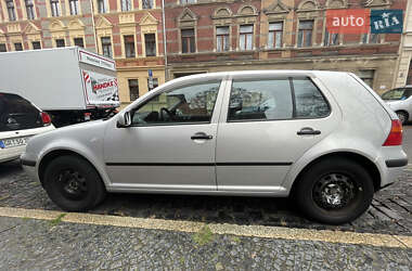 Хэтчбек Volkswagen Golf 1999 в 