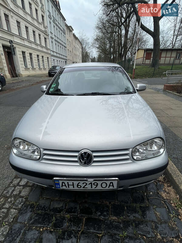 Хэтчбек Volkswagen Golf 1999 в Львове