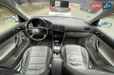 Хэтчбек Volkswagen Golf 1999 в 