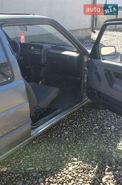 Хэтчбек Volkswagen Golf 1990 в 