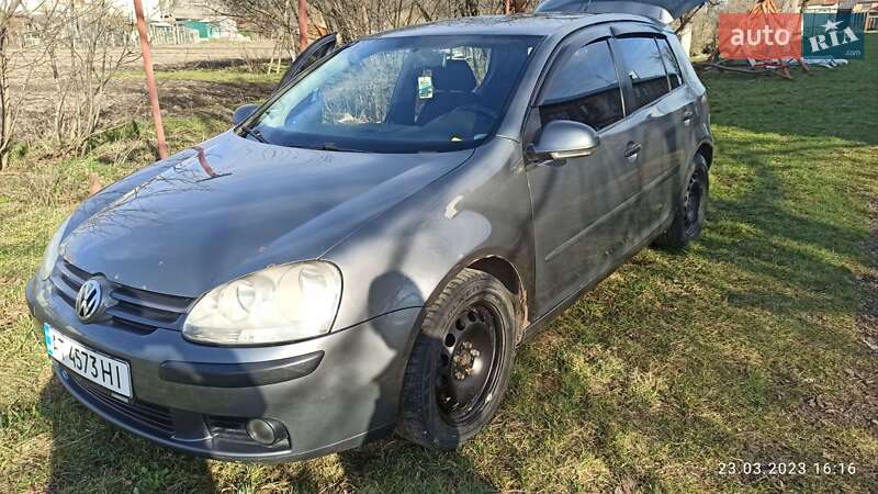 Хетчбек Volkswagen Golf 2005 в Коломиї