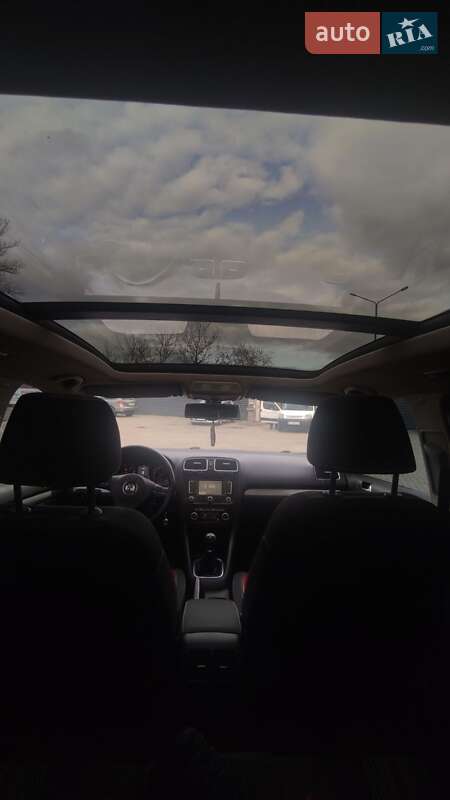 Універсал Volkswagen Golf 2012 в Івано-Франківську