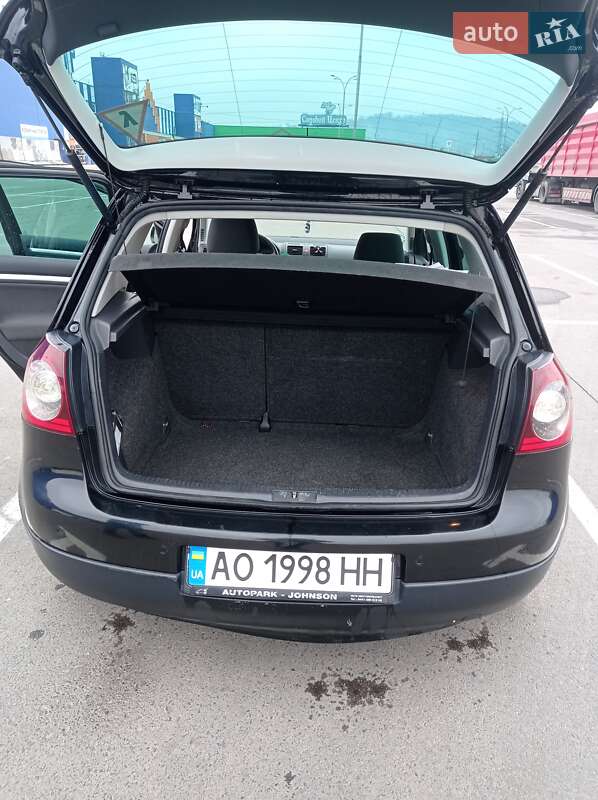 Хетчбек Volkswagen Golf 2006 в Мукачевому