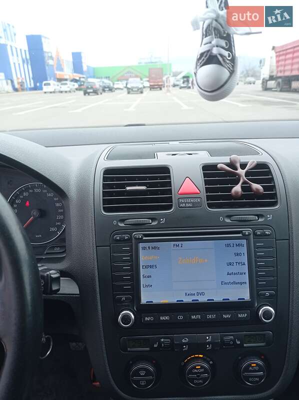 Хетчбек Volkswagen Golf 2006 в Мукачевому