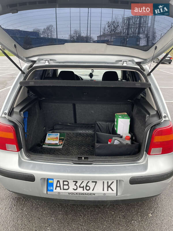 Хэтчбек Volkswagen Golf 2000 в Виннице