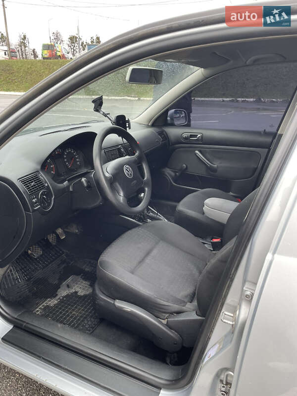 Хэтчбек Volkswagen Golf 2000 в Виннице