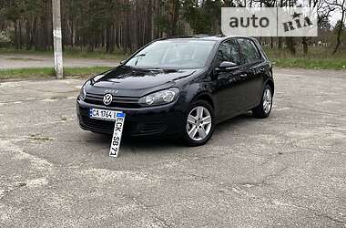 Хэтчбек Volkswagen Golf 2009 в 