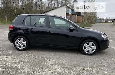 Хэтчбек Volkswagen Golf 2009 в 