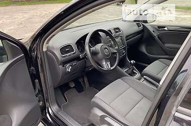 Хэтчбек Volkswagen Golf 2009 в 