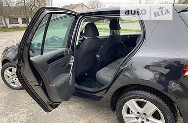 Хэтчбек Volkswagen Golf 2009 в 