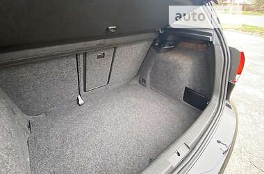 Хэтчбек Volkswagen Golf 2009 в 