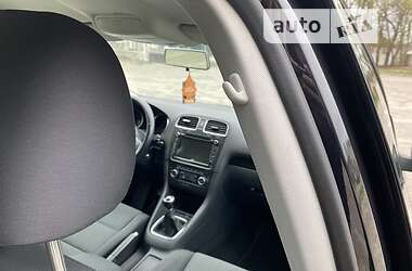 Хэтчбек Volkswagen Golf 2009 в 