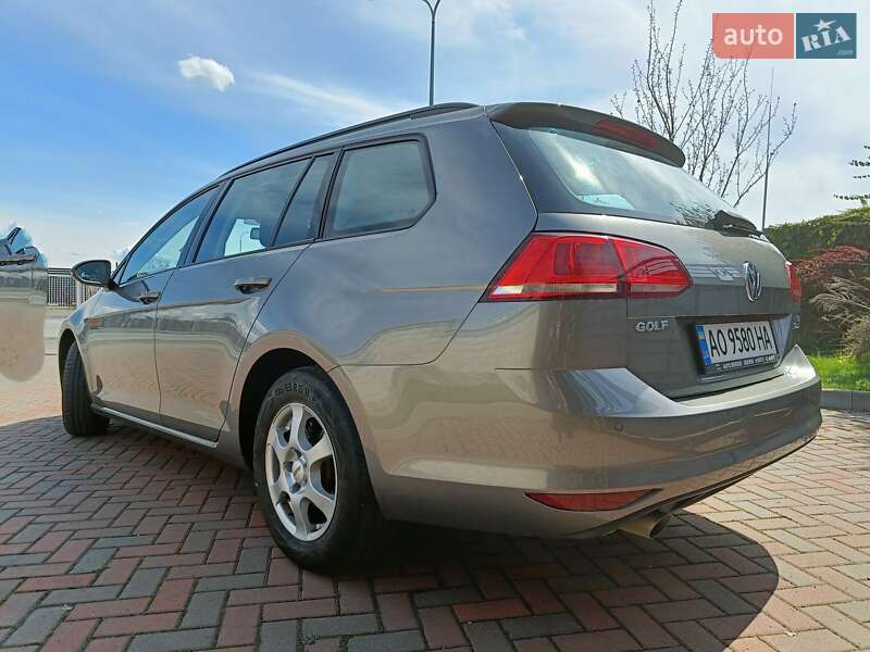 Універсал Volkswagen Golf 2014 в Мукачевому