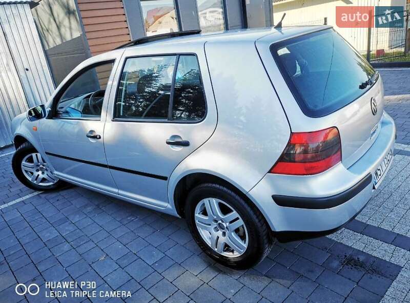 Хетчбек Volkswagen Golf 2001 в Турійську