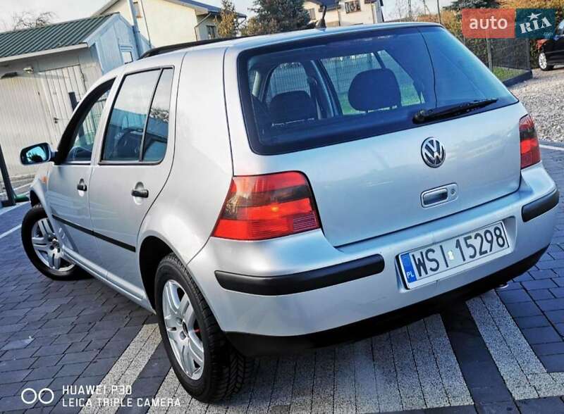 Хетчбек Volkswagen Golf 2001 в Турійську