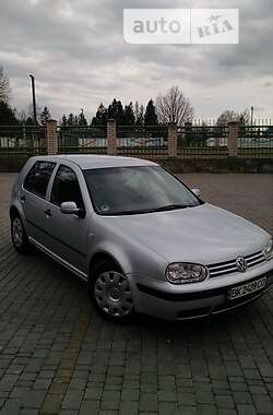 Хэтчбек Volkswagen Golf 2001 в Владимирце