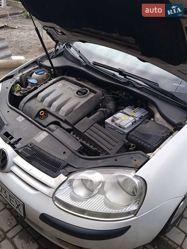 Хетчбек Volkswagen Golf 2007 в Ківерцях