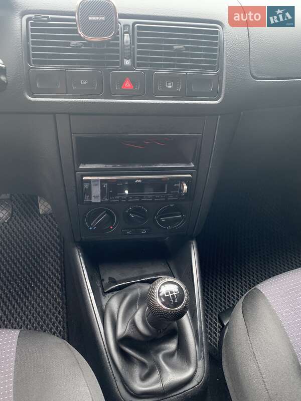 Універсал Volkswagen Golf 2002 в Біляївці