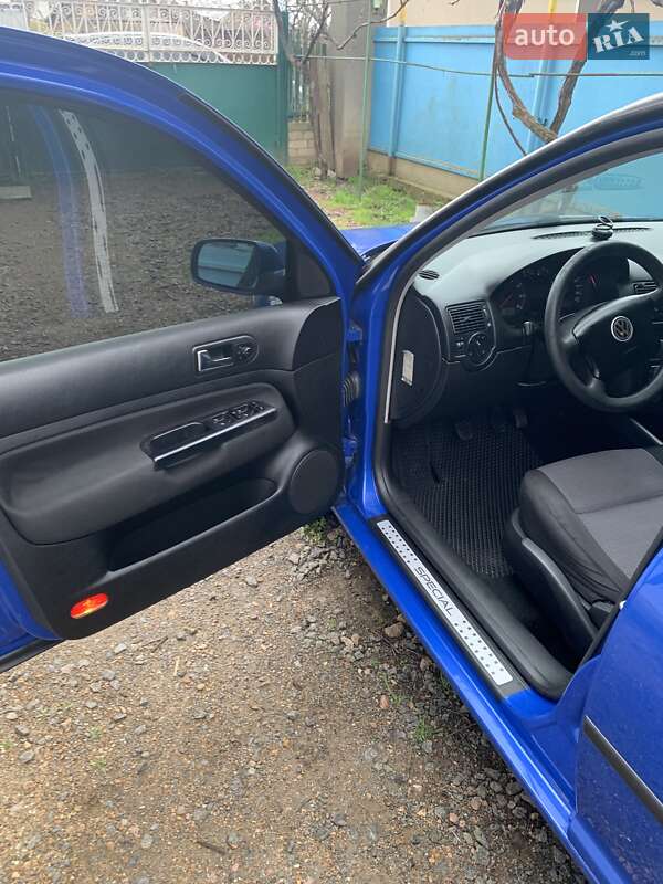 Універсал Volkswagen Golf 2002 в Біляївці