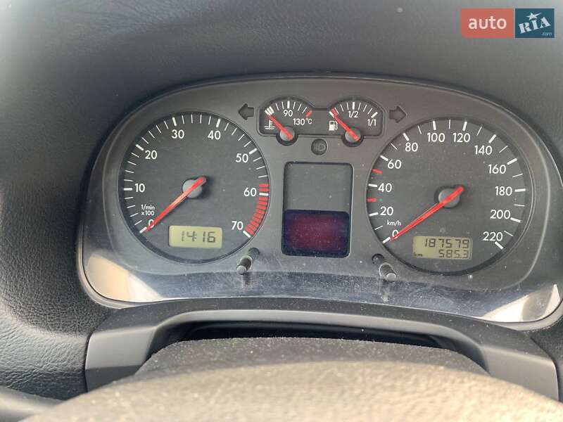 Хетчбек Volkswagen Golf 2000 в Брусилові