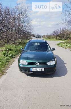 Универсал Volkswagen Golf 2002 в Полтаве