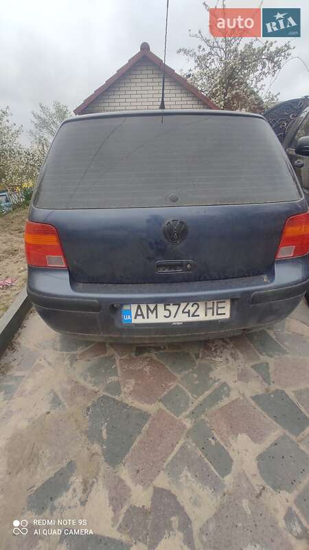 Хэтчбек Volkswagen Golf 2002 в Житомире