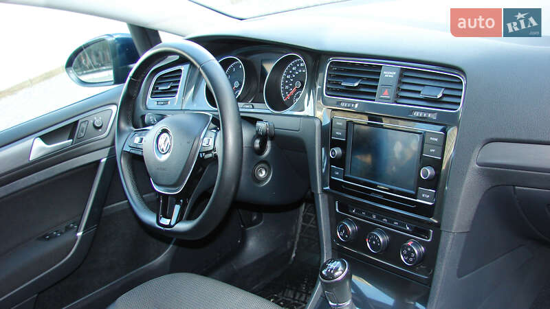 Універсал Volkswagen Golf 2018 в Одесі