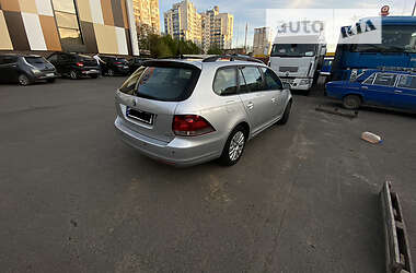 Универсал Volkswagen Golf 2010 в 