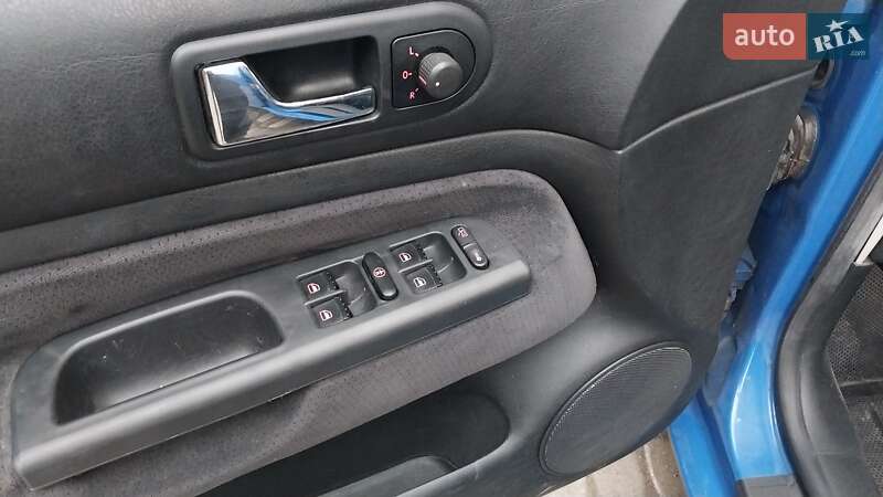 Хетчбек Volkswagen Golf 1999 в Ходореві