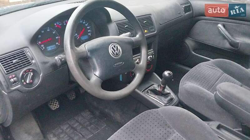 Хетчбек Volkswagen Golf 1999 в Ходореві