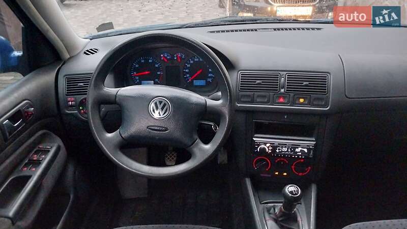Хетчбек Volkswagen Golf 1999 в Ходореві
