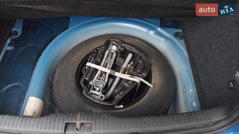 Хетчбек Volkswagen Golf 1999 в Ходореві