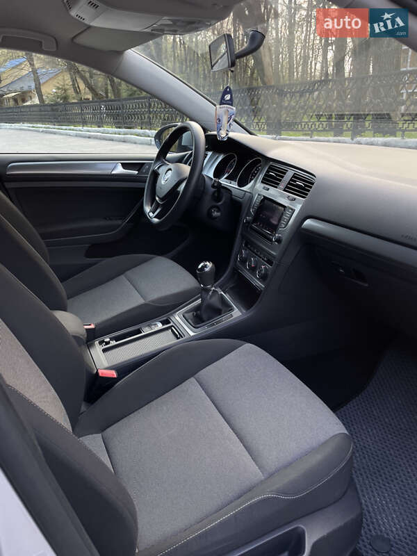 Универсал Volkswagen Golf 2014 в Хмельнике фото 27 Универсал Volkswagen Golf 2014 в Хмельнике