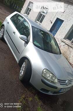 Хэтчбек Volkswagen Golf 2005 в Семеновке