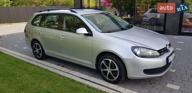 Універсал Volkswagen Golf 2011 в Ужгороді