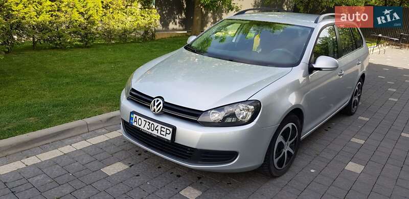 Універсал Volkswagen Golf 2011 в Ужгороді
