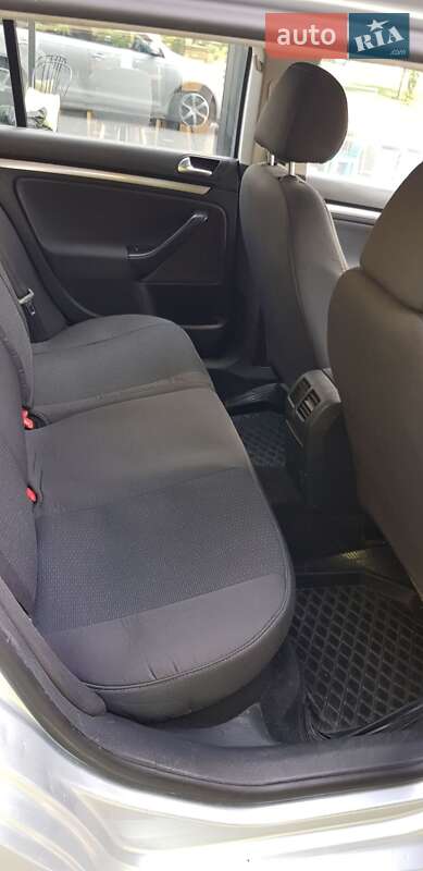 Універсал Volkswagen Golf 2011 в Ужгороді