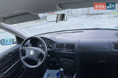 Універсал Volkswagen Golf 2000 в Луцьку