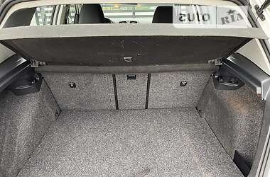 Хэтчбек Volkswagen Golf 2011 в 