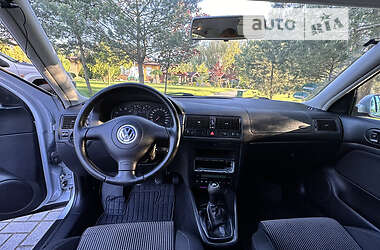 Хетчбек Volkswagen Golf 2003 в Дрогобичі